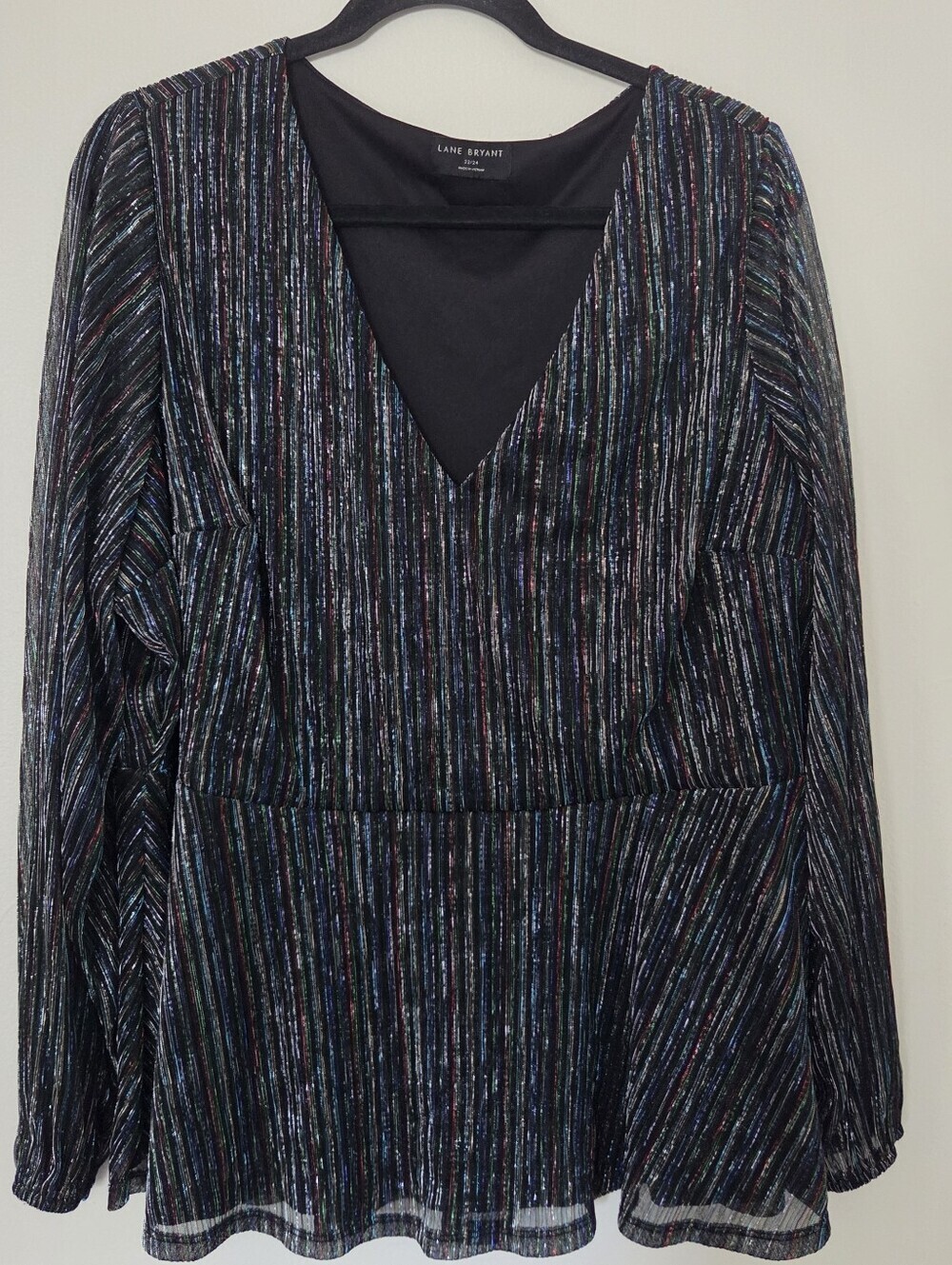Lane Bryant 22/24 ] Plus Size Black Rainbow V-neck Top Shimmer Sparkle